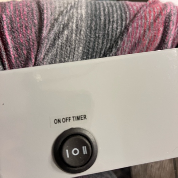 “Hello”
Studio mercantile led metal shadow box - Picture 7 of 8